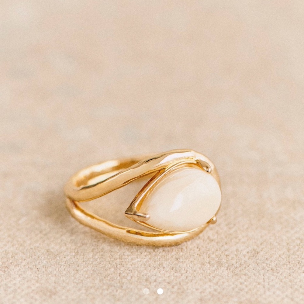 NWT Sézane Lisa Ring! Gold/Medium